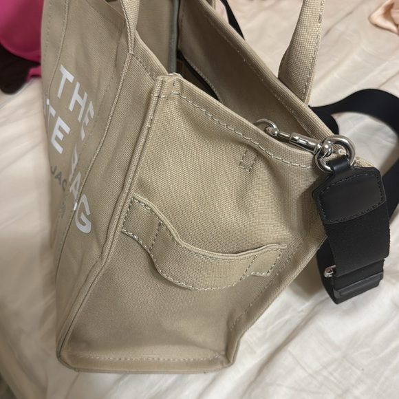 Marc Jacob’s Beige Tote Bag Barley Used Like New - Picture 2 of 5